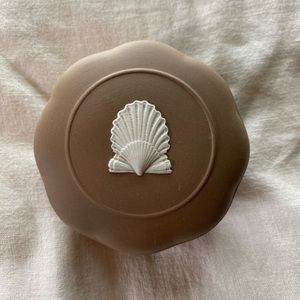 Brand New Wedgwood Seashell Scalloped Trinket Box